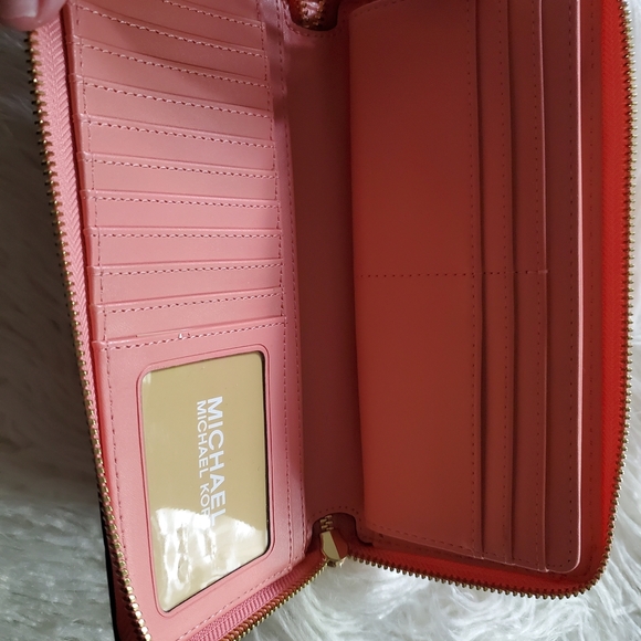Michael Kors Coral Leather Wristlet - Picture 10 of 11